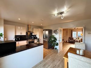 Photo 14- click for photo gallery